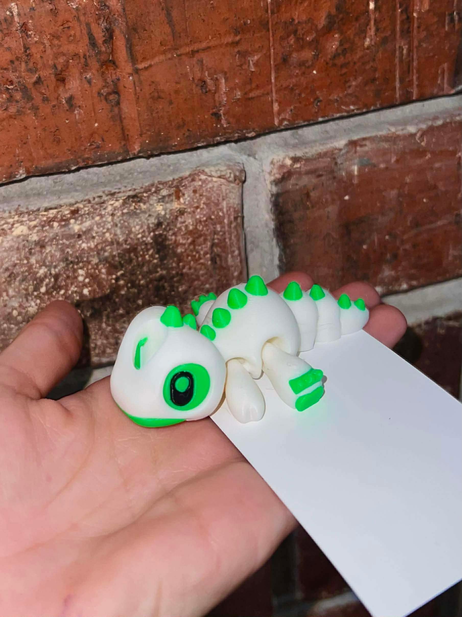 Flexi-Dino Straw Buddy